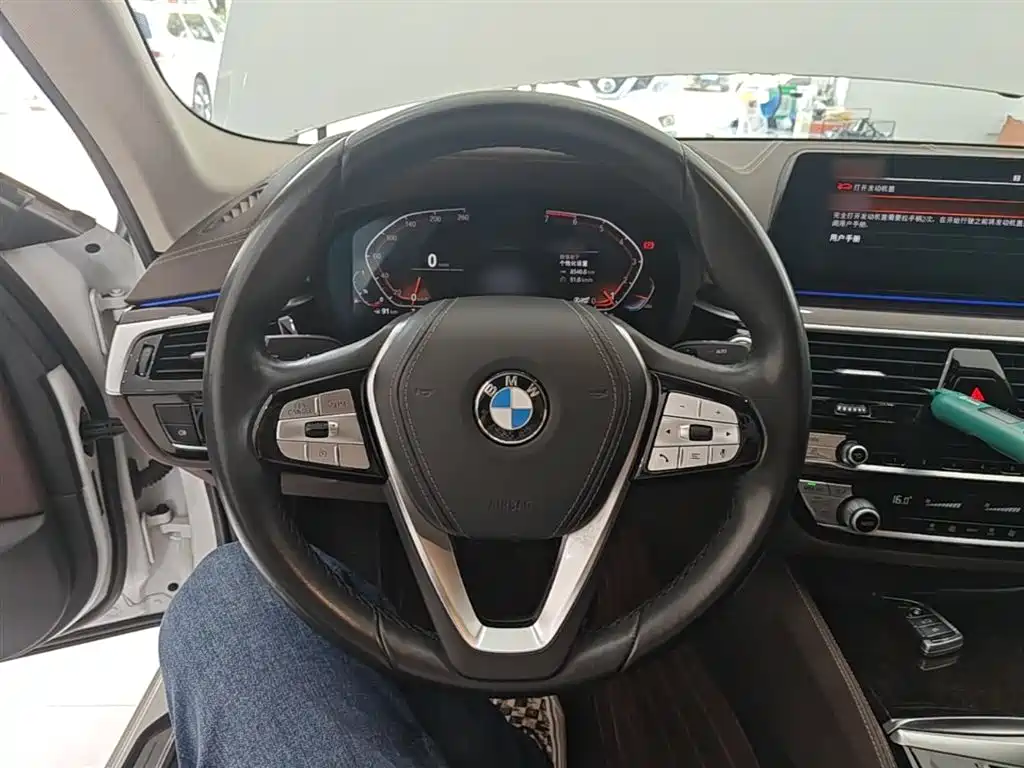 BMW 5 Series 2020 — фото 11