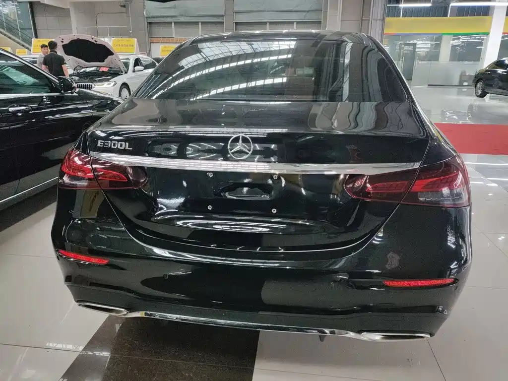 Mercedes-Benz E-Class 2022