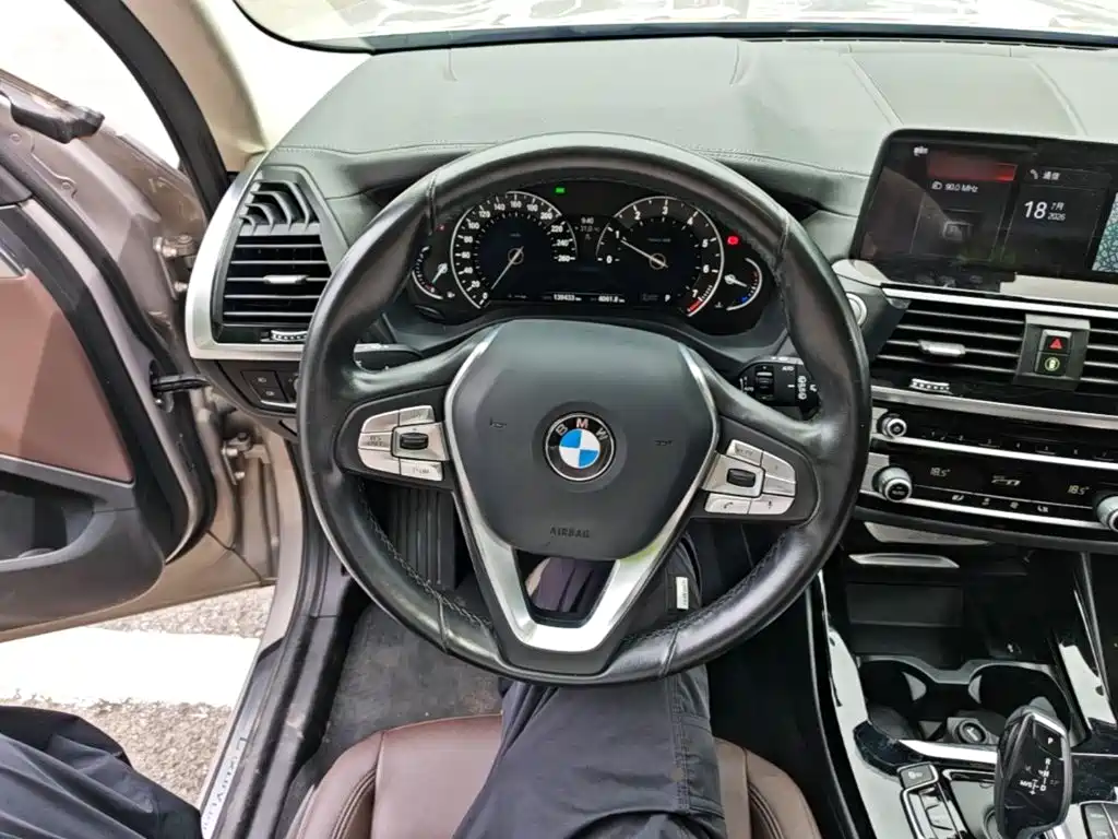 BMW X3 2018 — фото 11