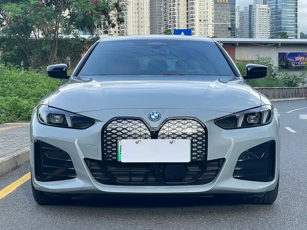 BMW i4 2025