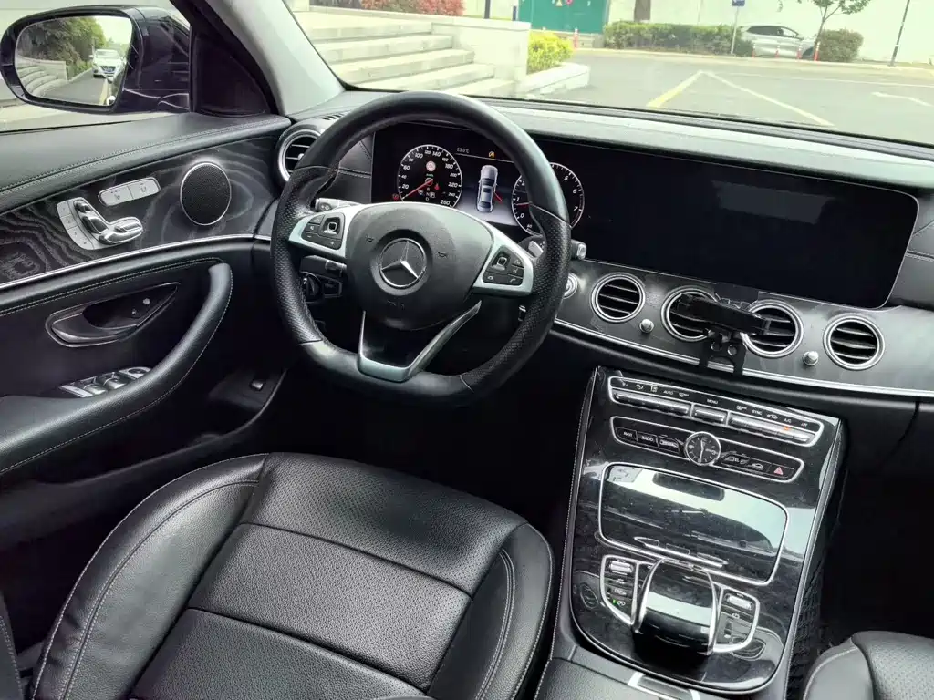 Mercedes-Benz E-Class 2017 — фото 7