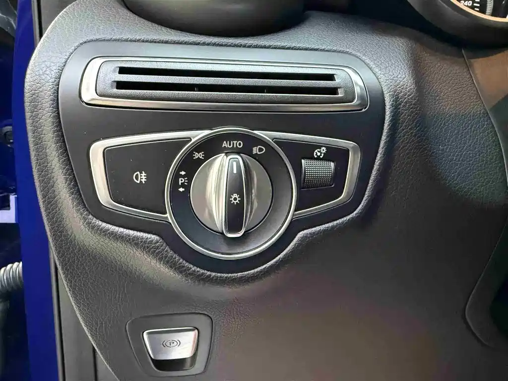 Mercedes-Benz GLC 2018 — фото 15