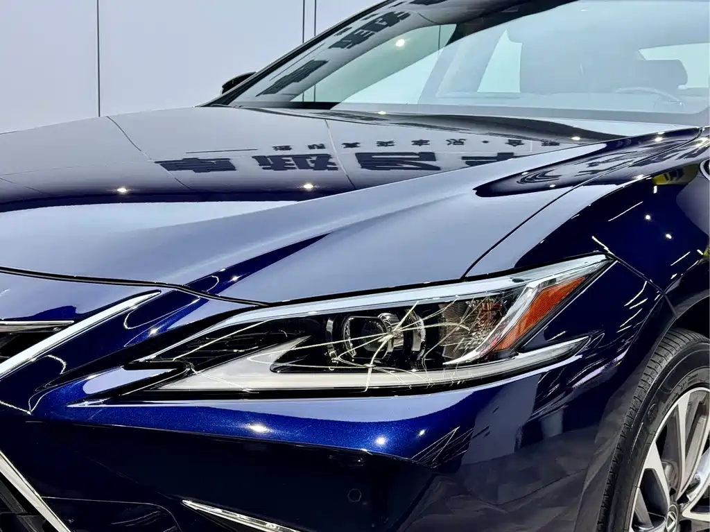 Lexus ES 2022 — фото 25
