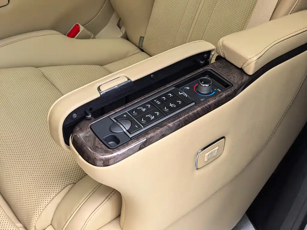 Toyota Alphard 2021 — фото 9