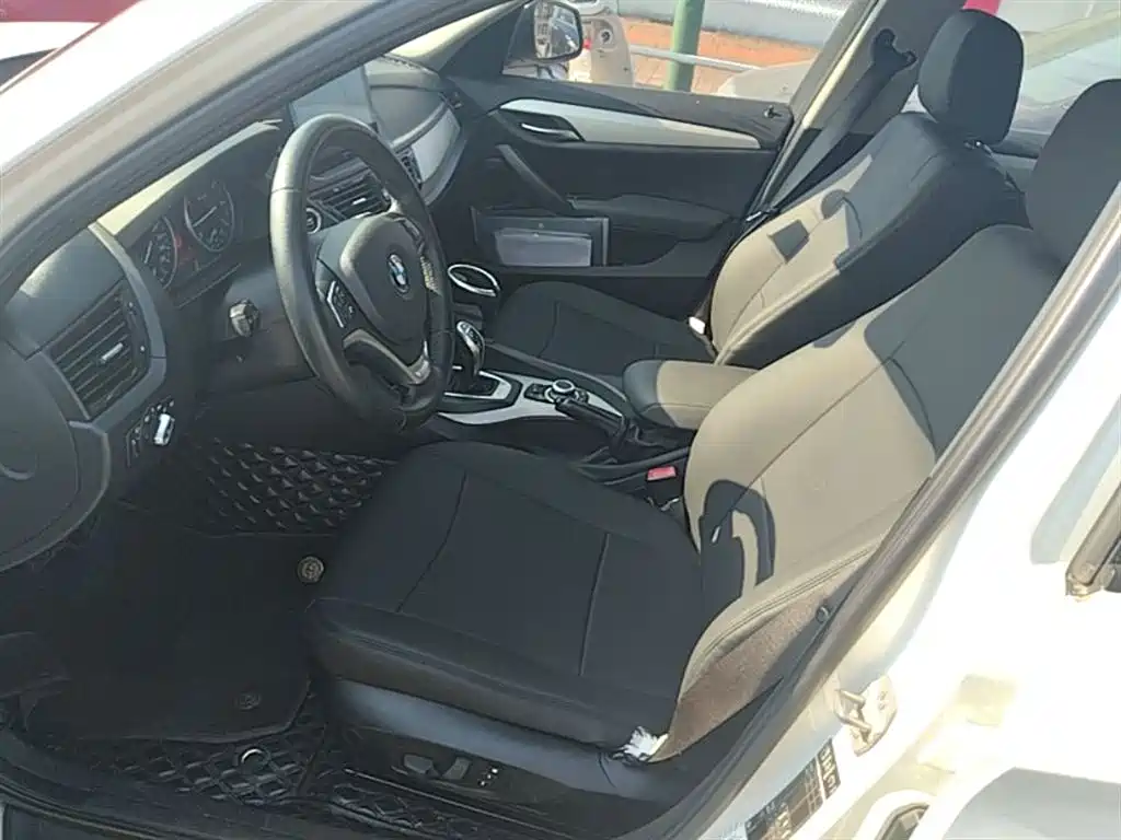 BMW X1 2014 — фото 15