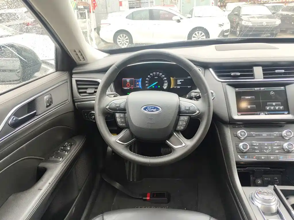 Ford Taurus 2016 — фото 11