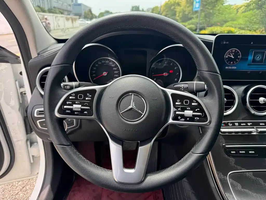 Mercedes-Benz C-Class 2018 — фото 9