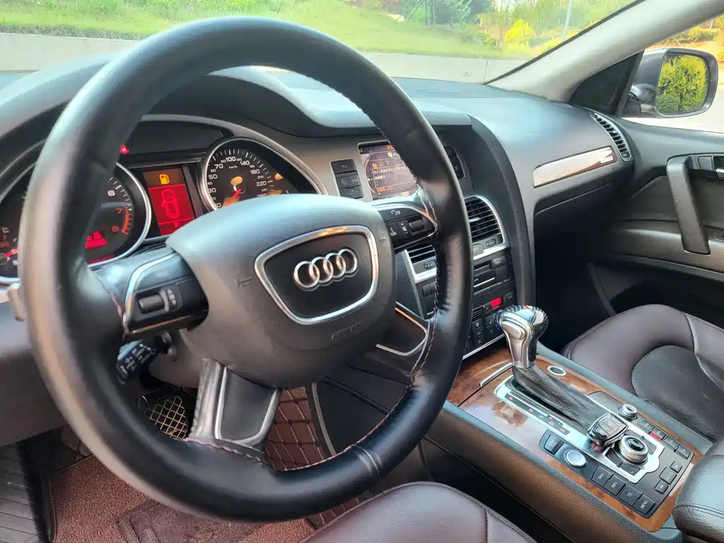 Audi Q7 2015 — фото 18