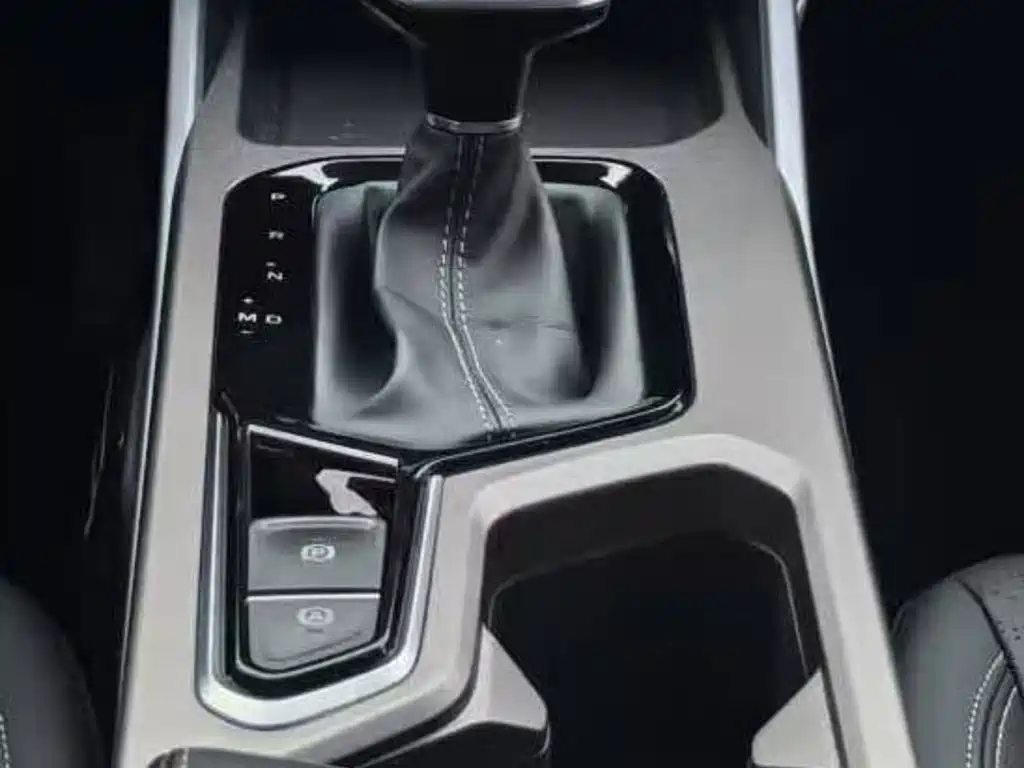 Geely Emgrand 2022