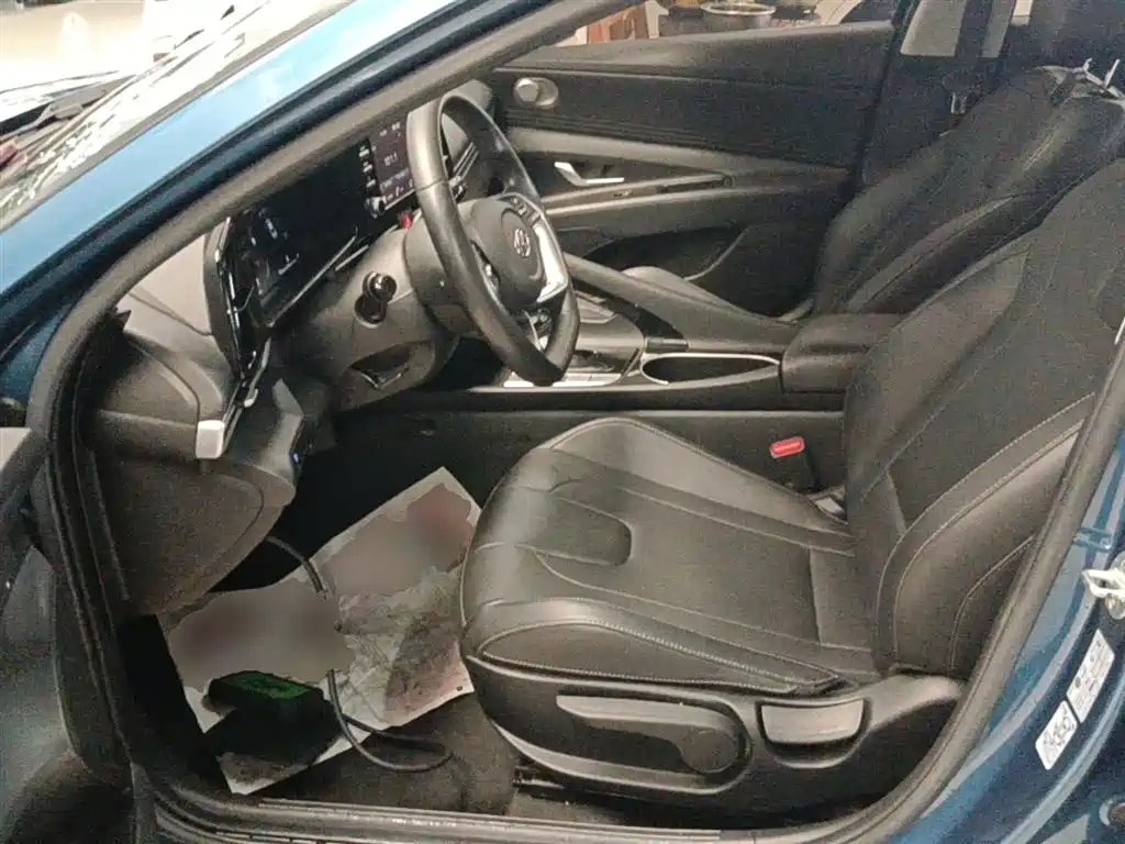 Hyundai Elantra 2022 — фото 15
