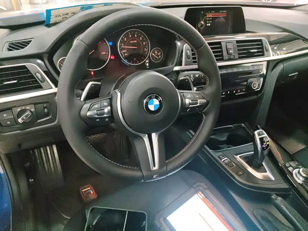 BMW 3 Series 2017 — фото 11
