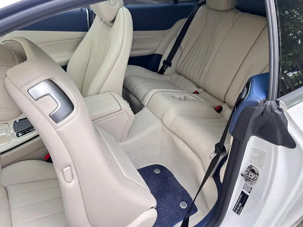 Mercedes-Benz E-Class 2023 — фото 13