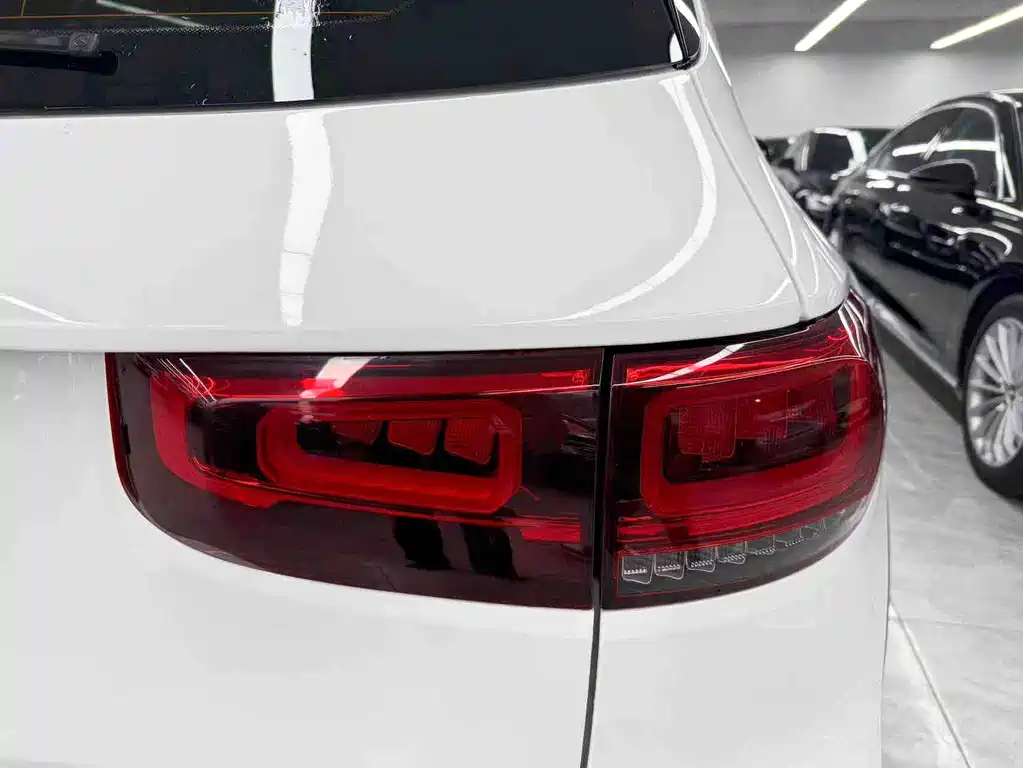 Mercedes-Benz GLB 2023 — фото 18