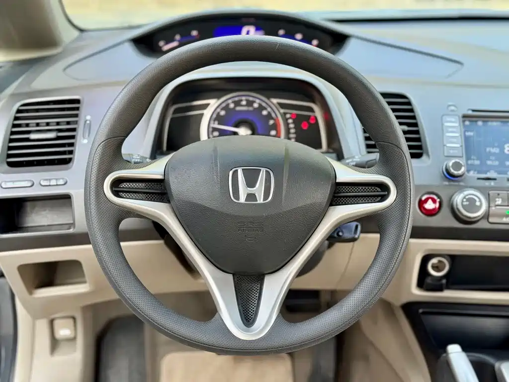 Honda Civic 2010 — фото 10
