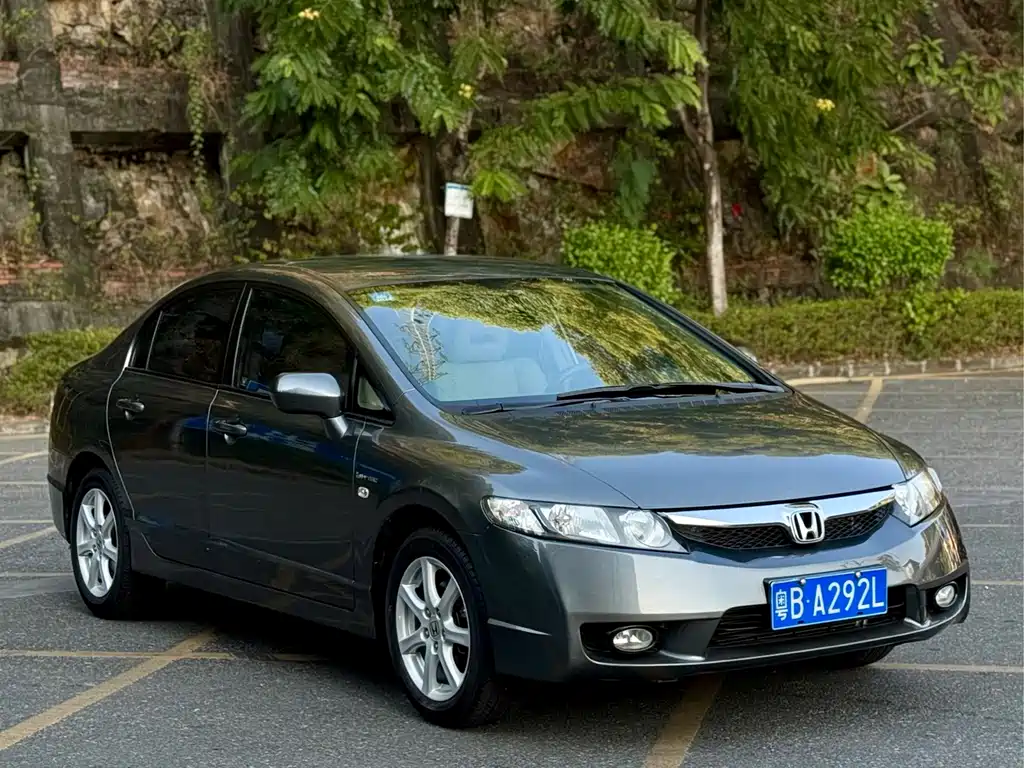 Honda Civic 2010 — фото 3