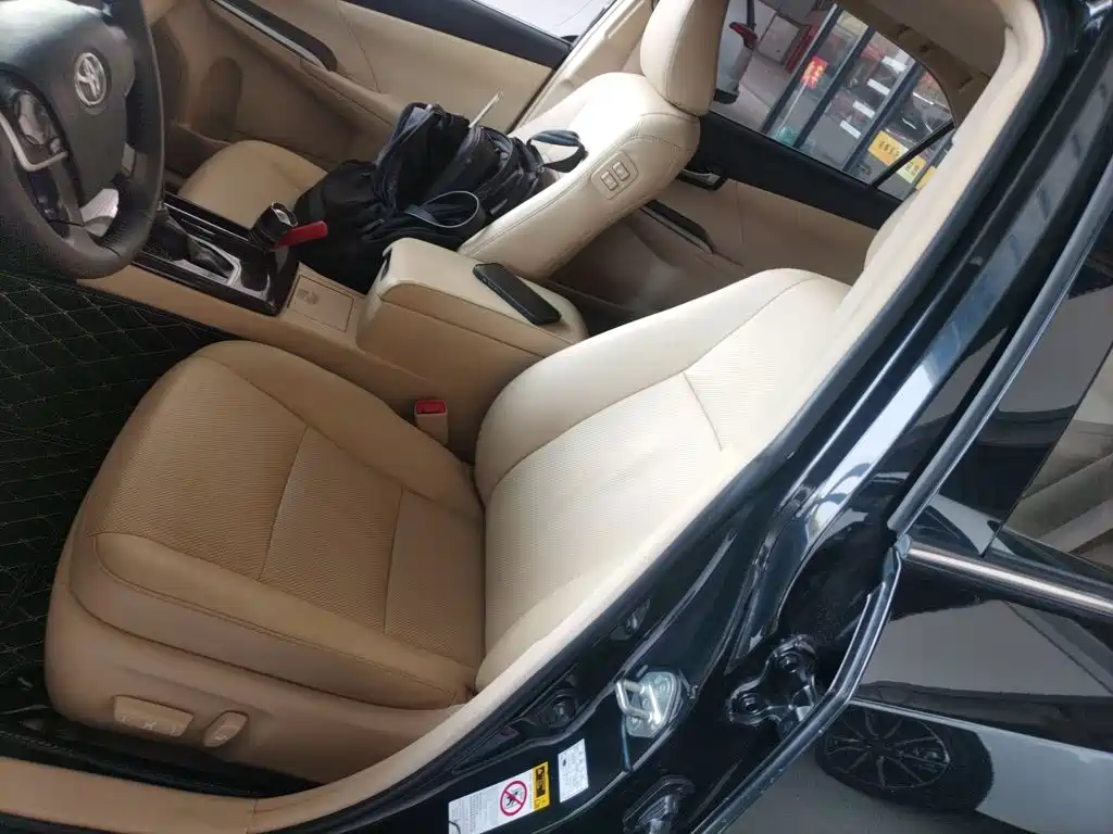 Toyota Camry 2017 — фото 11