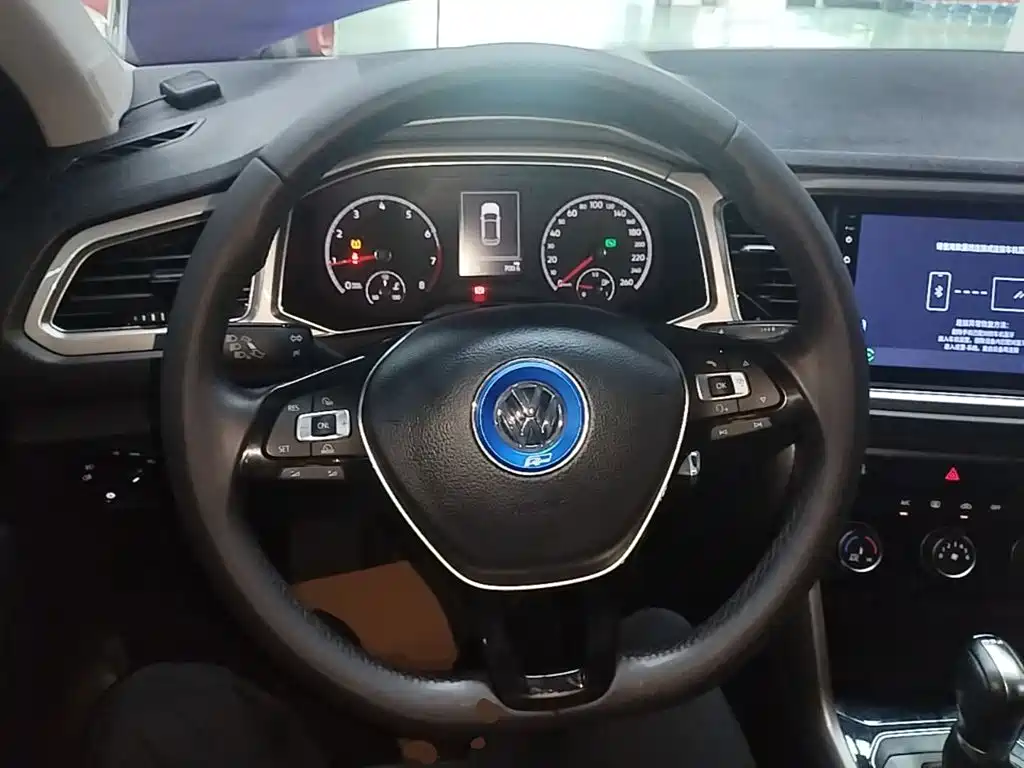 Volkswagen T-Roc 2018 — фото 11