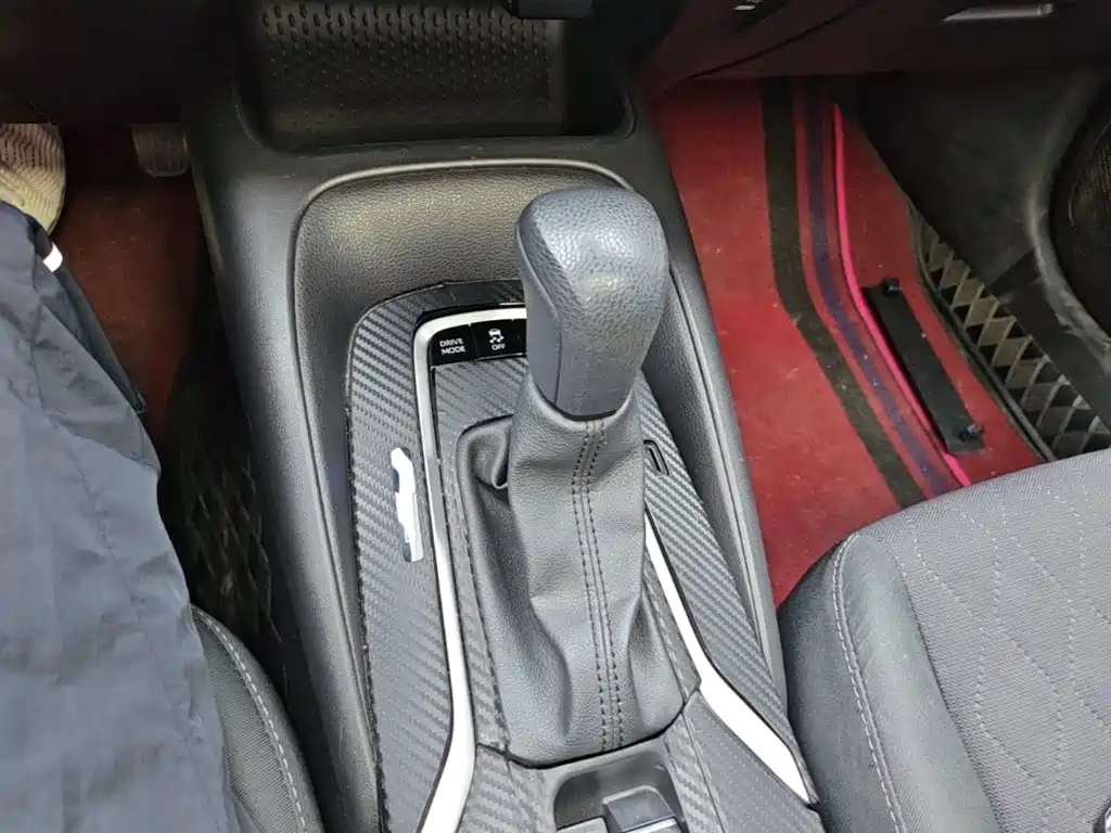 Toyota Corolla 2023 — фото 14