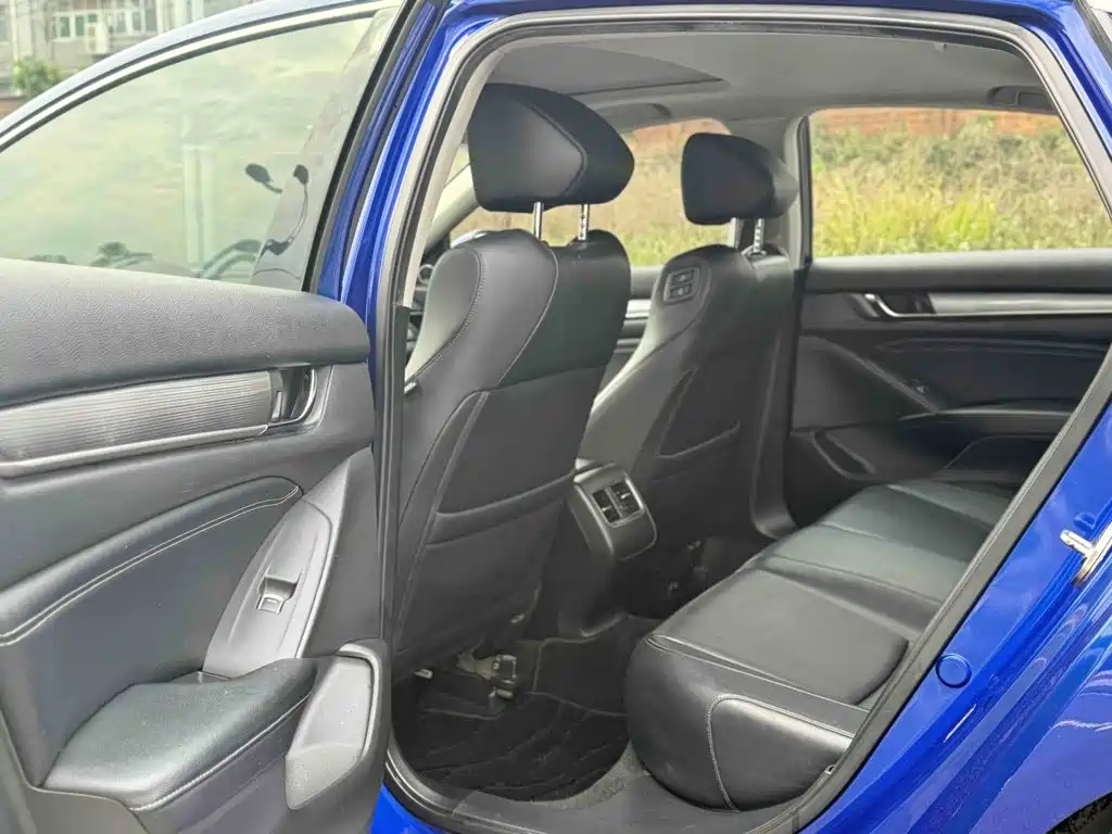 Honda Accord 2019 — фото 10