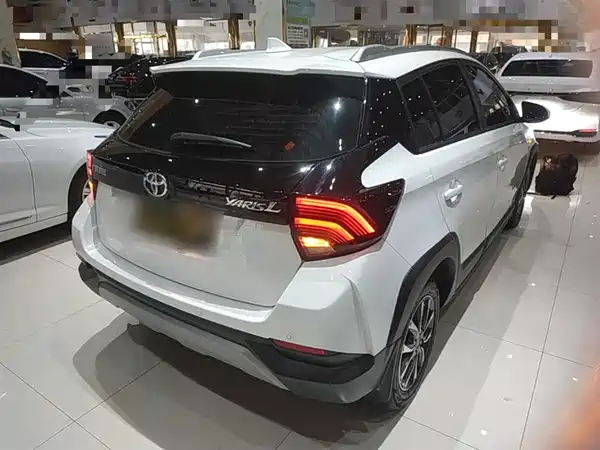 Toyota Yaris L 2022
