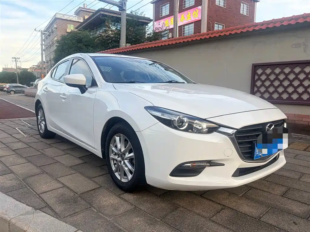 Mazda 3 Axela 2019 — фото 10