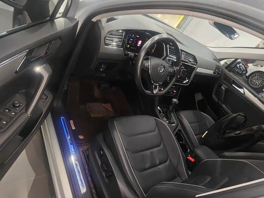 Volkswagen Tiguan L Plug-In Hybrid 2020 — фото 12