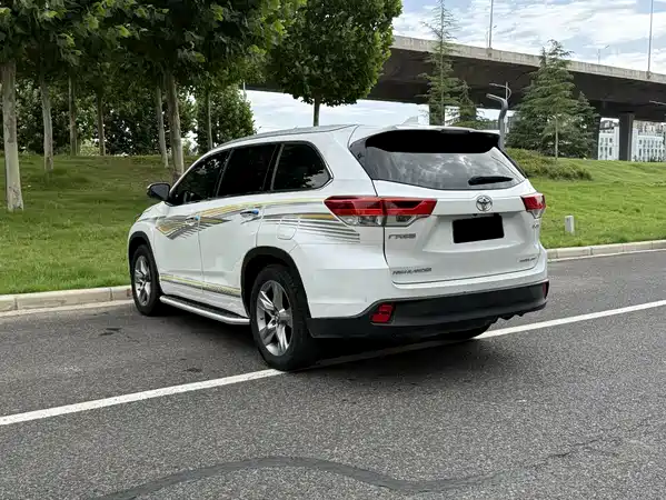 Toyota Highlander 2021