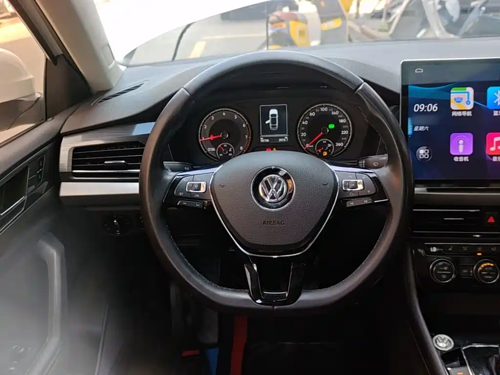Volkswagen Lavida 2019 — фото 11