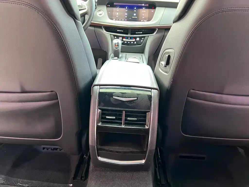 Cadillac CT6 2019 — фото 14