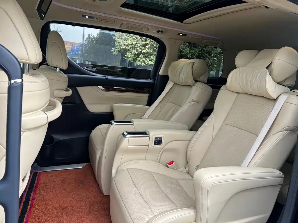 Toyota Alphard 2022 — фото 4