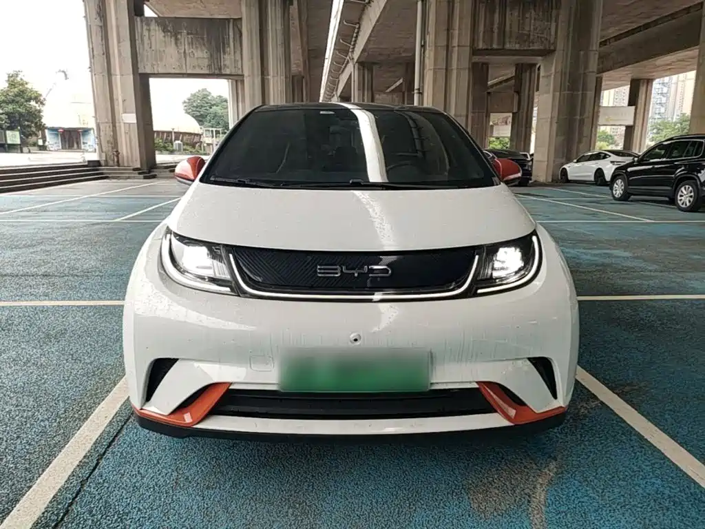 BYD Dolphin 2022 — фото 3