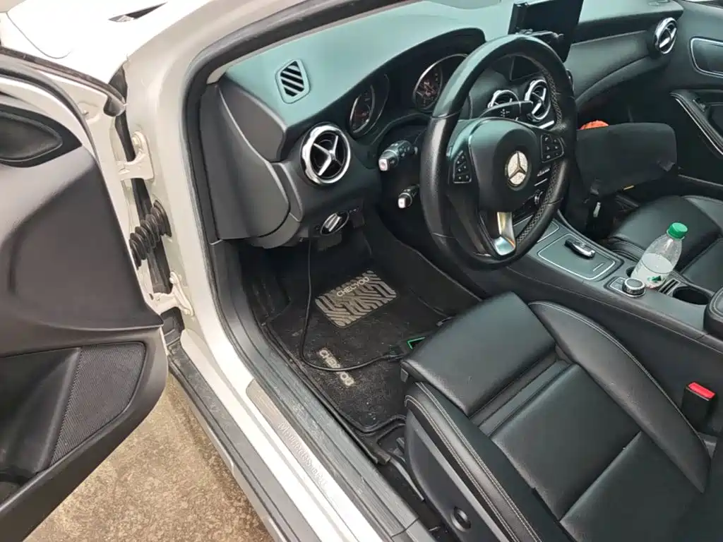 Mercedes-Benz GLA 2018 — фото 16