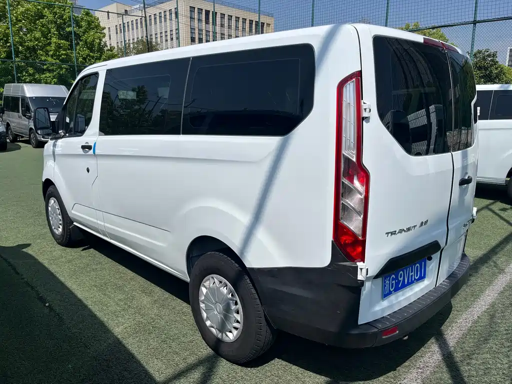 Ford Transit 2019 — фото 9