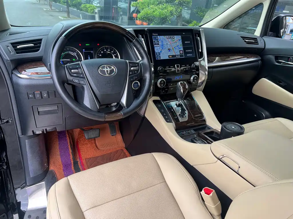 Toyota Alphard 2022 — фото 7
