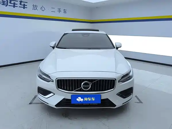 Volvo S60 2024