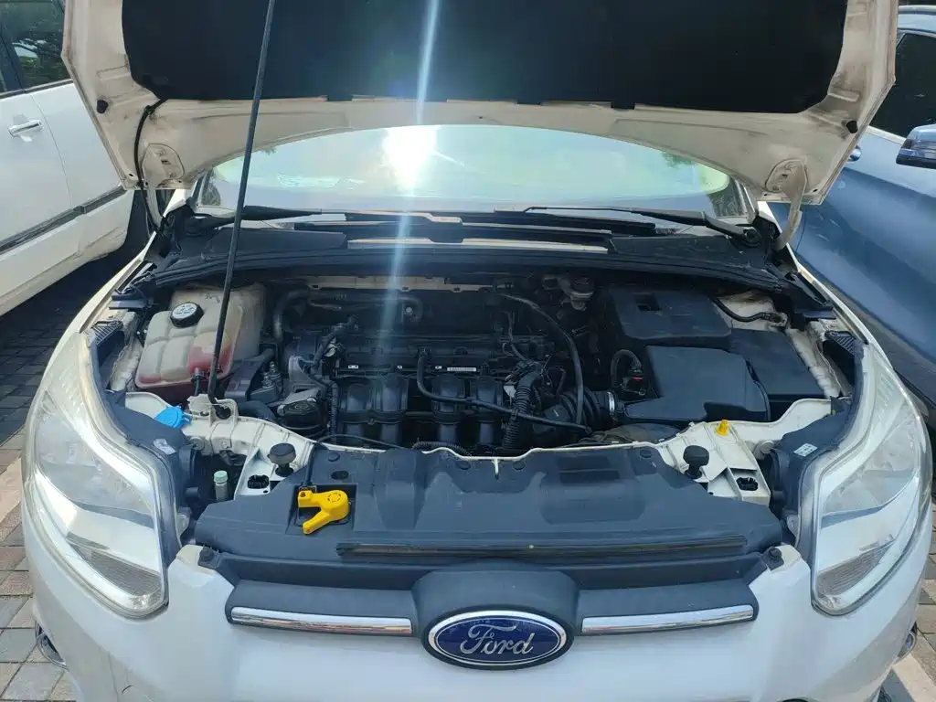 Ford Focus 2015 — фото 16