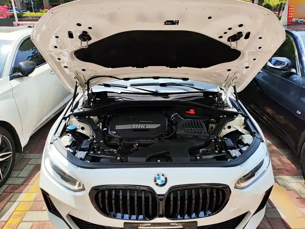 BMW 1 Series 2022 — фото 16