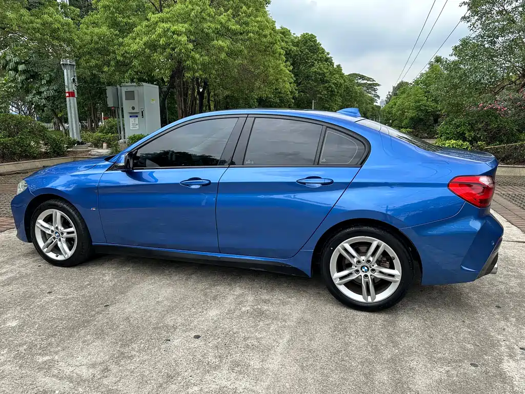 BMW 1 Series 2020 — фото 19
