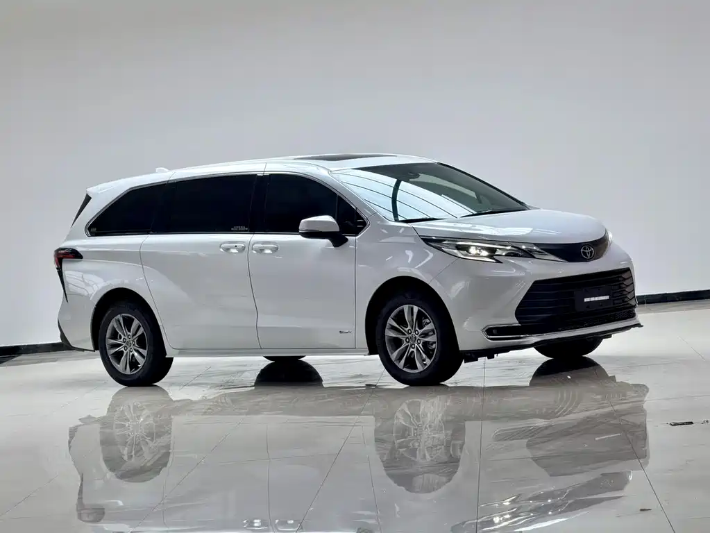 Toyota Sienna 2024 — фото 3