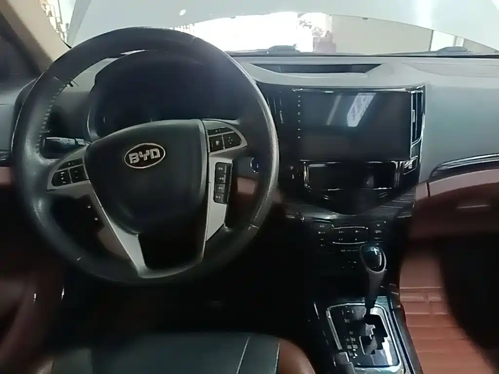 BYD Surui 2015 — фото 10