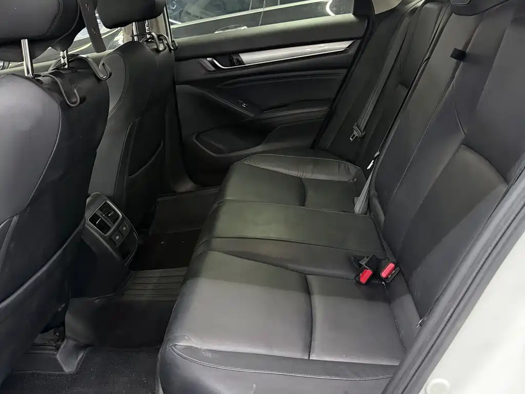 Honda Accord 2022 — фото 15