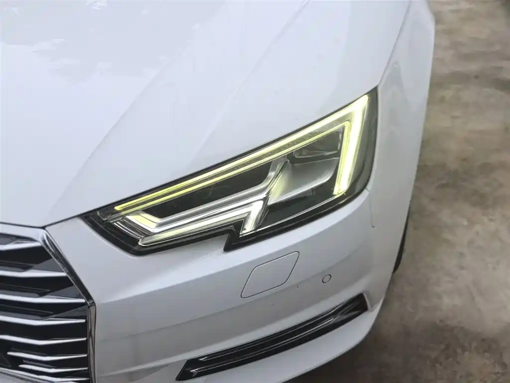 Audi A4L 2018 — фото 24