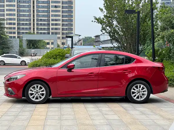 Mazda 3 Axela 2015