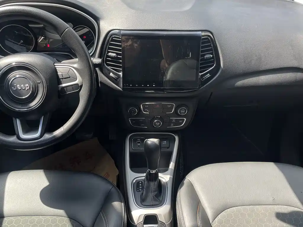 Jeep Compass 2019 — фото 15
