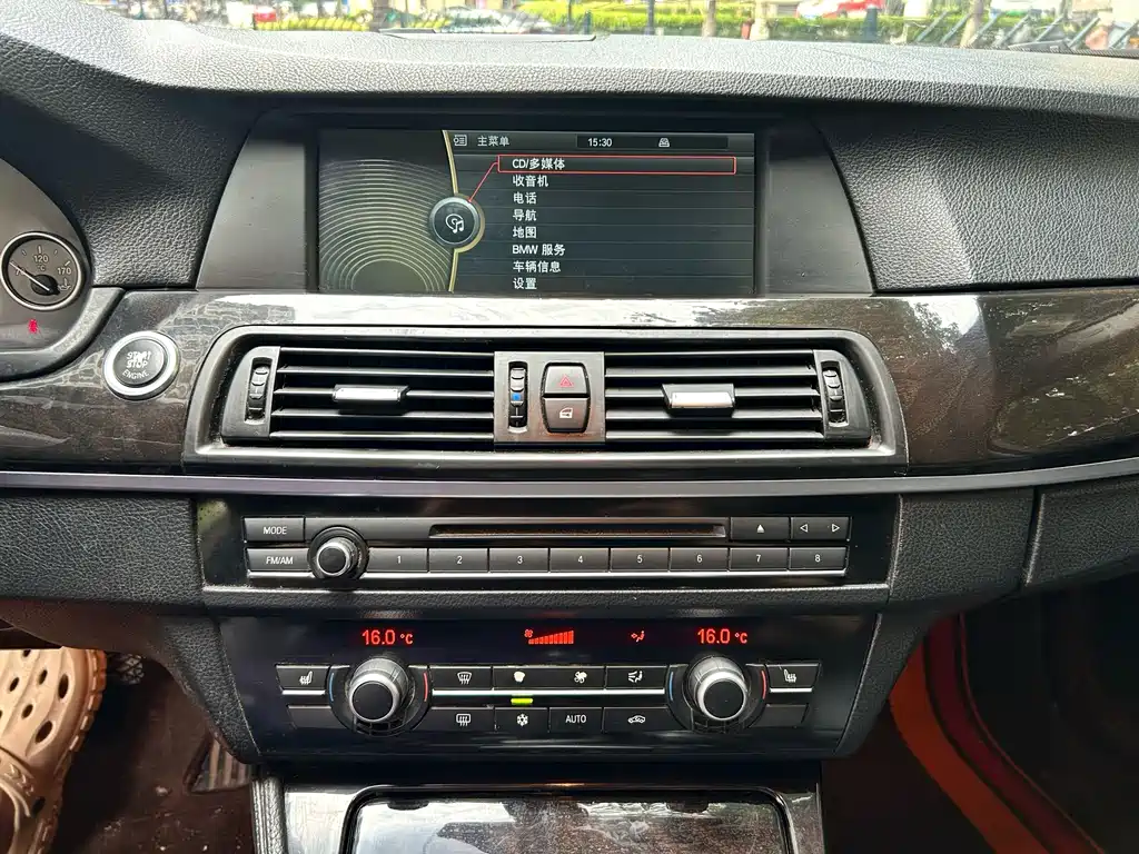 BMW 5 Series 2013 — фото 10