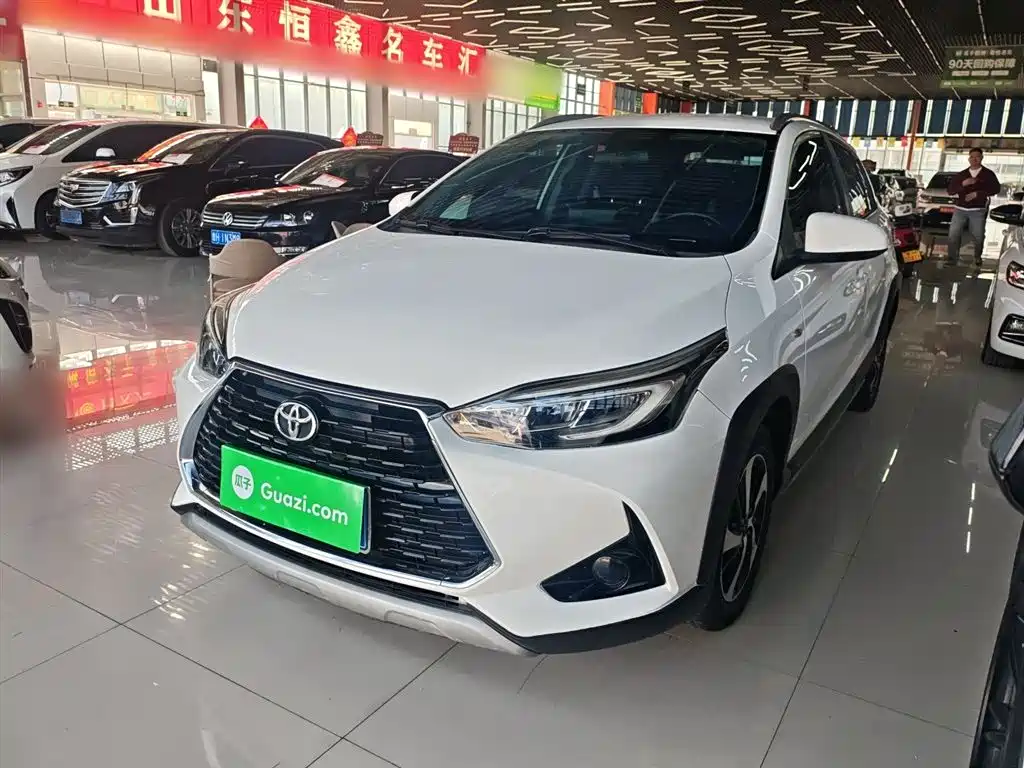 Toyota Yaris L 2022 — фото 2