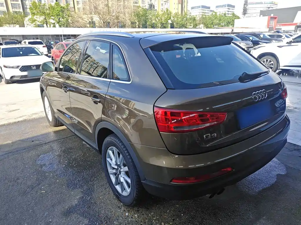 Audi Q3 2015 — фото 23