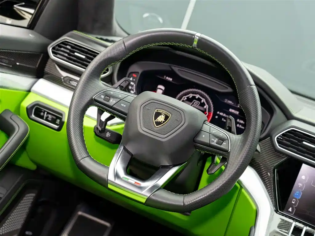 Lamborghini Urus 2021 — фото 17