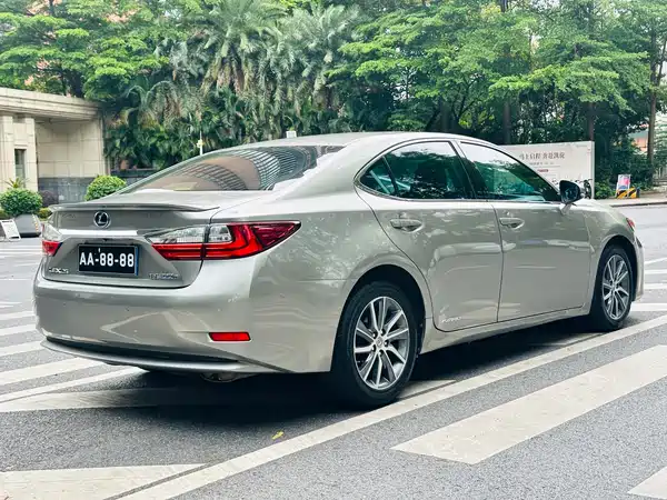 Lexus ES 2015