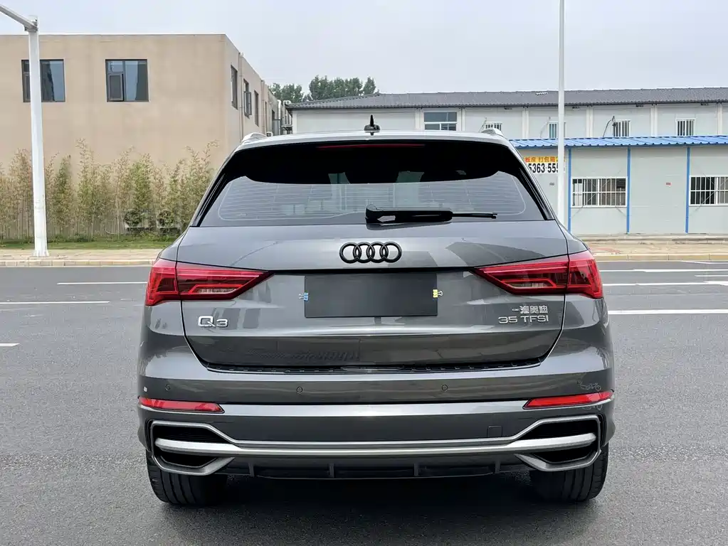 Audi Q3 2023 — фото 11